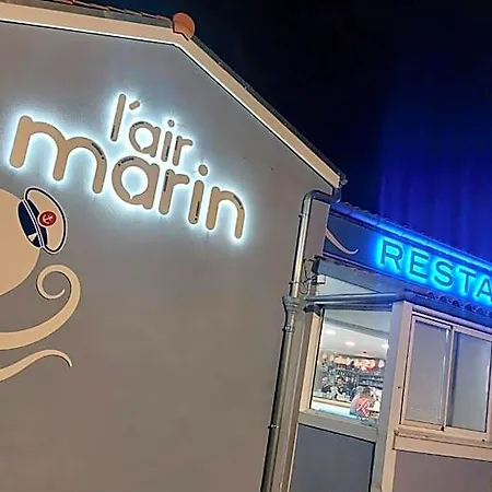 Logis L'air Marin Szálloda Yves